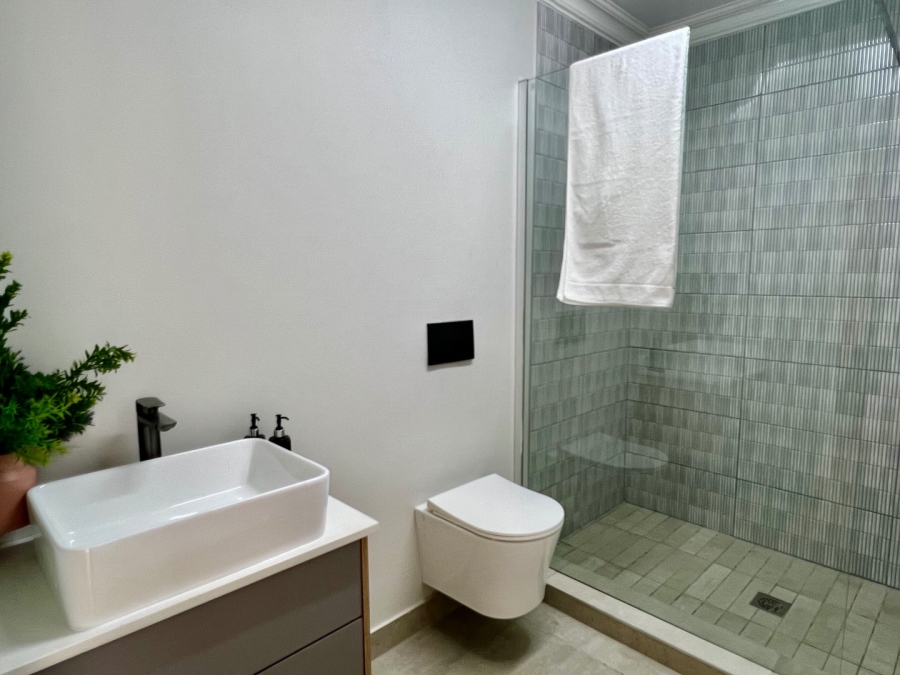 5 Bedroom Property for Sale in Heather Park Western Cape